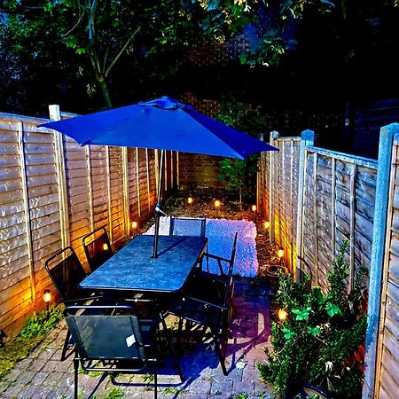 Three Bedroom House By Peacegrove Homes Short Lets & Serviced Accommodation Brighton With Free Wifi & Pet Friendly Exterior photo