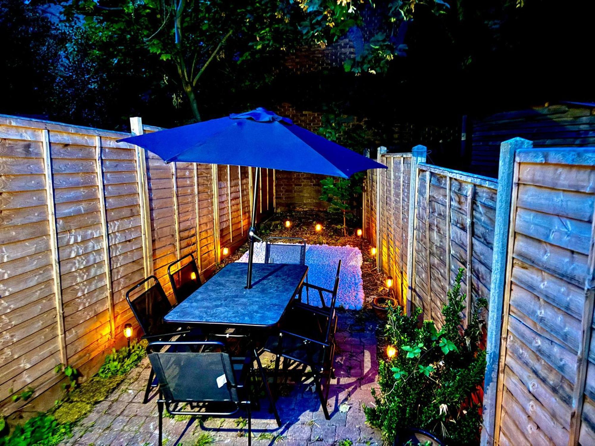 Three Bedroom House By Peacegrove Homes Short Lets & Serviced Accommodation Brighton With Free Wifi & Pet Friendly Exterior photo