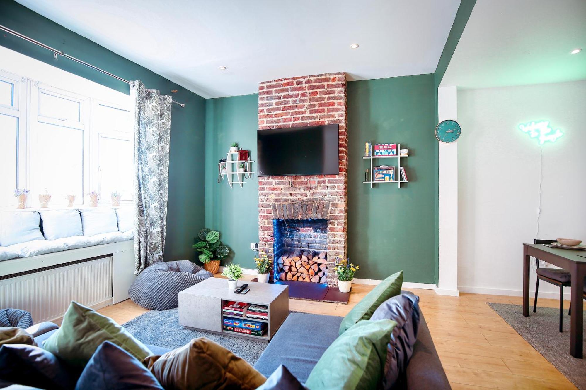 Three Bedroom House By Peacegrove Homes Short Lets & Serviced Accommodation Brighton With Free Wifi & Pet Friendly Exterior photo